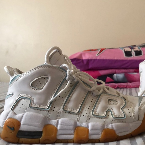 Nike AIR Sneakers - Picture 2 of 3